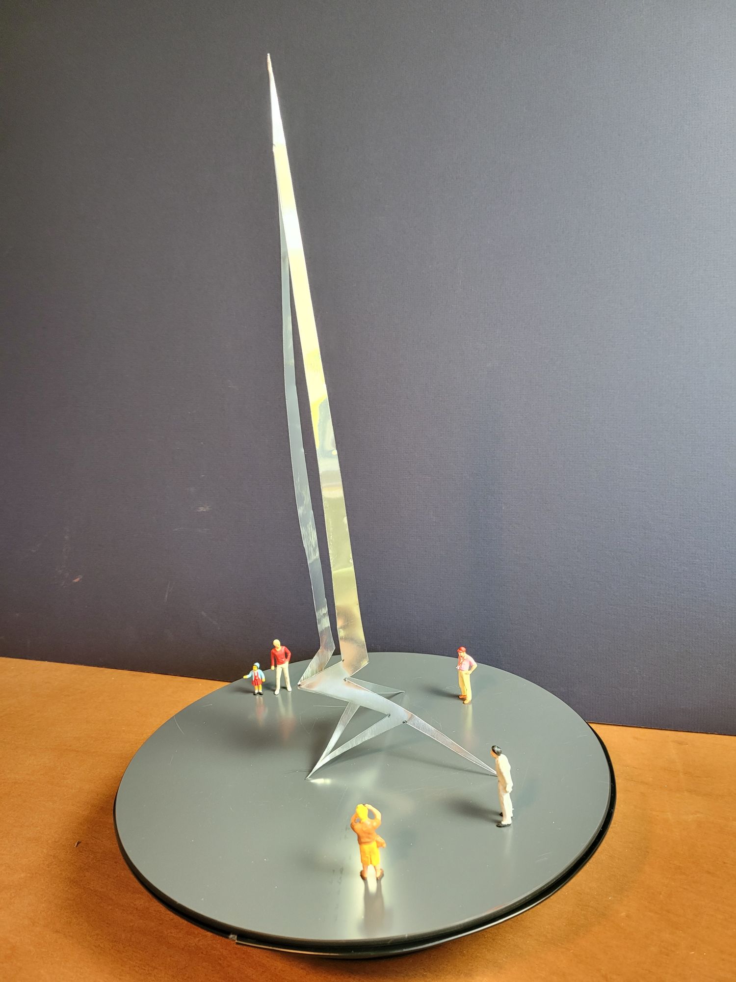 Mast with Cantilever